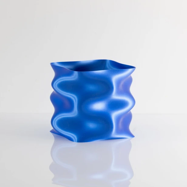 LOLA_COBALT_FRONT.jpg